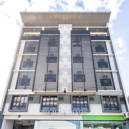 קואזון סיטי Oyo 136 Regal Residences מראה חיצוני תמונה