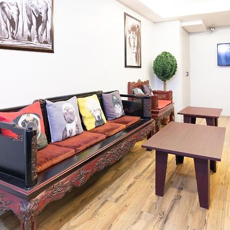 קואזון סיטי Oyo 136 Regal Residences מראה חיצוני תמונה