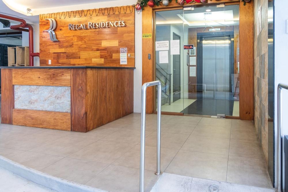 קואזון סיטי Oyo 136 Regal Residences מראה חיצוני תמונה