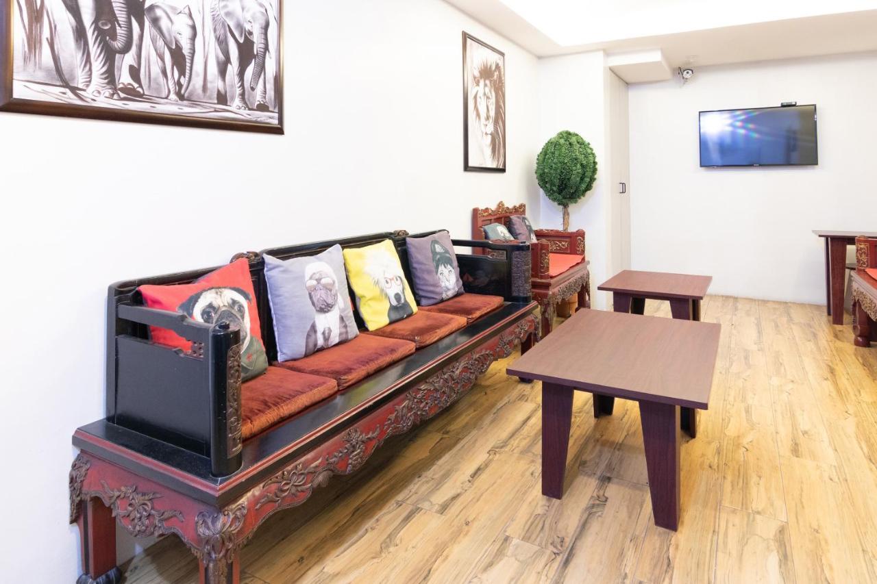 קואזון סיטי Oyo 136 Regal Residences מראה חיצוני תמונה