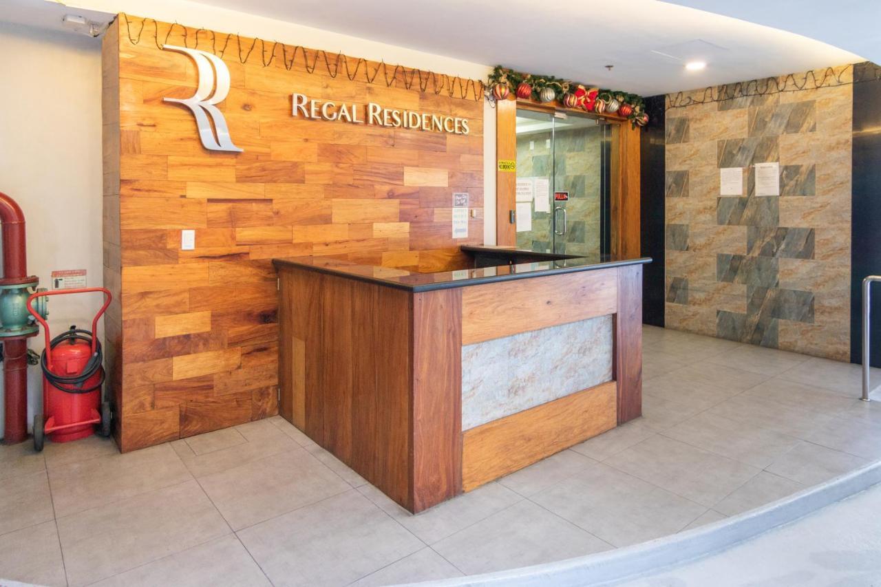 קואזון סיטי Oyo 136 Regal Residences מראה חיצוני תמונה